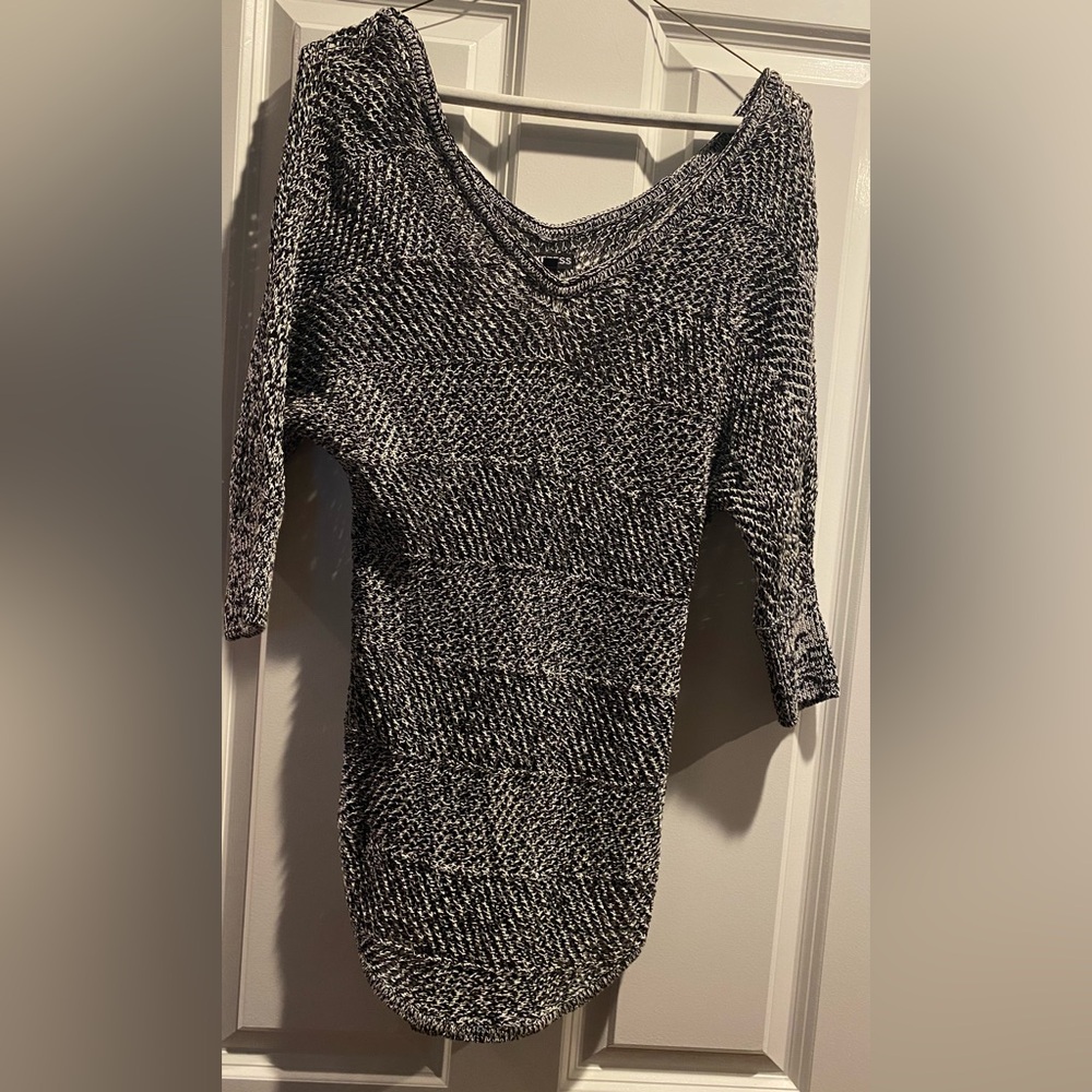 Express Black and White Knit Top Tunic Sweater Sz Sp